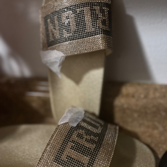 True Religion Bedazzled Gold Slides - Picture 2 of 6
